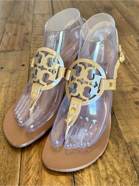 Tory Burch Holly Miller Kitten Heel Sandals Tan Logo Heels 6.5